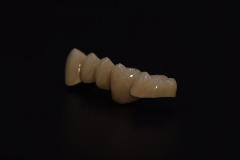 Dental Material Lab Implant Dental Lab Supplies Full Contour Zirconia Bridge with Natural Shade and Shape